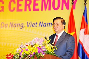 Bộ trưởng Đinh Tiến Dũng phát biểu tại phiên khai mạc